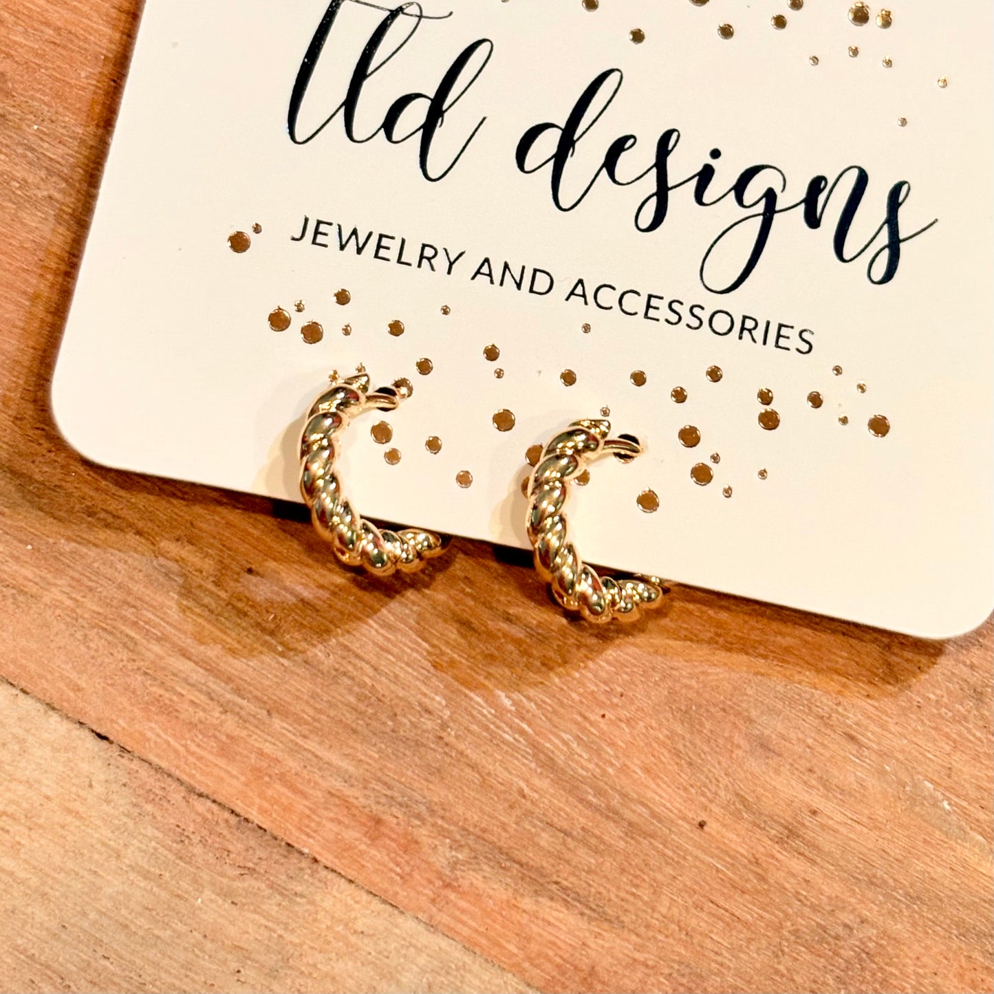 Gold Twists Huggies