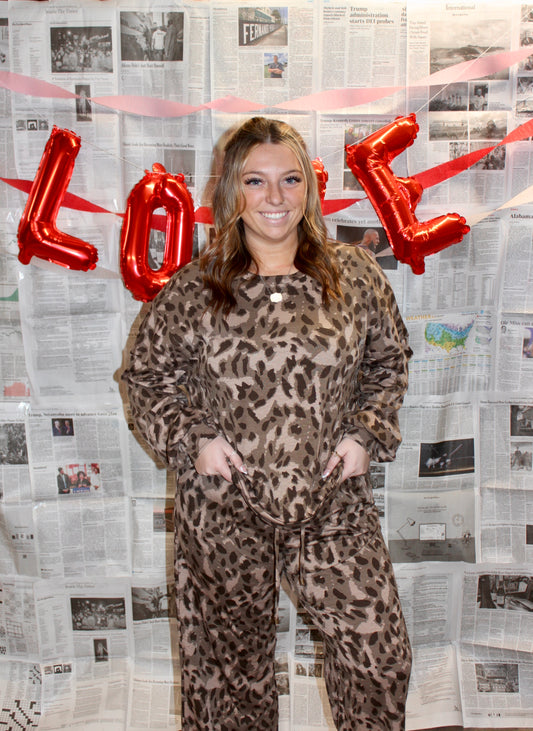 Wild Leopard Lounge Set
